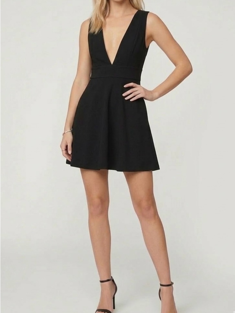 BCBGeneration NWT Fit & Flare Mini Dress Plunging V-Neck Black Size 2 LBD Party
